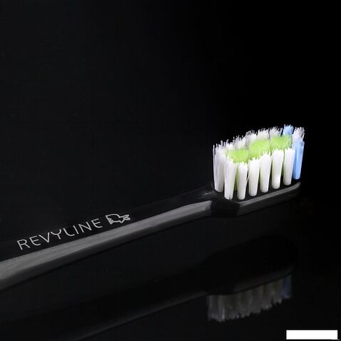 Электрическая зубная щетка Revyline RL 040 Black Rabbit Special Edition (черный)