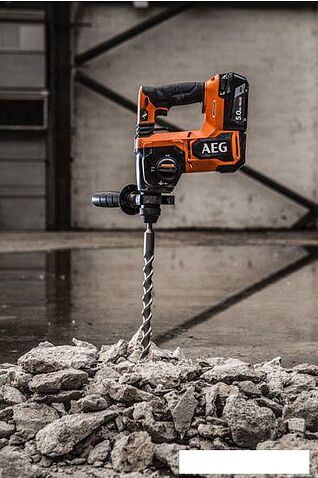 Перфоратор AEG Powertools BBH18BL2-502C 4935492343 (с 2-мя АКБ, кейс)