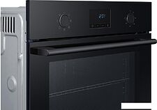Электрический духовой шкаф Samsung NV68A1110BB