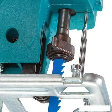 Электролобзик Bort BPS-700X-Q