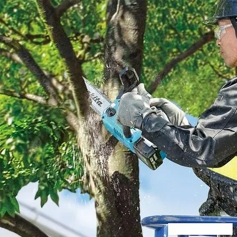 Аккумуляторная Makita DUC204Z (без АКБ)