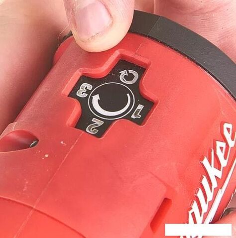 Гайковерт Milwaukee M12 FIW14-0 4933464611 (без АКБ)