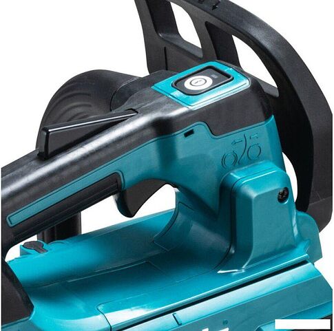 Аккумуляторная пила Makita UC004GM101 (с 1-им АКБ)