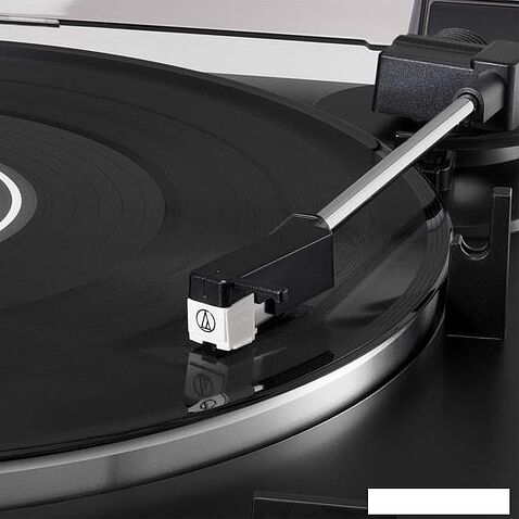 Виниловый проигрыватель Audio-Technica AT-LP60X-BK
