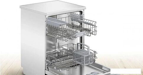 Отдельностоящая посудомоечная машина Bosch Serie 2 SMS23DW01T