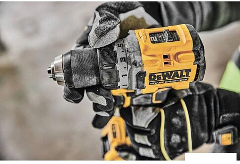 Дрель-шуруповерт DeWalt DCD800NT (без АКБ, кейс)