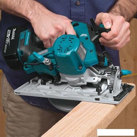 Дисковая пила Makita DHS680Z (без АКБ)