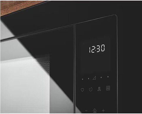 Микроволновая печь Electrolux LMS4253TBK