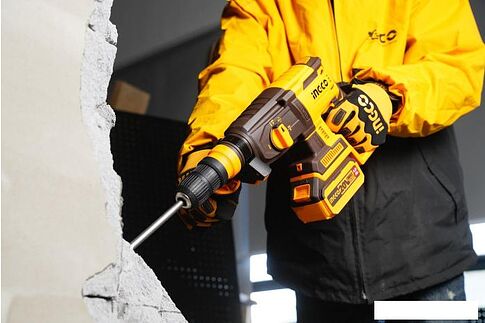 Перфоратор Ingco CRHLI202289 (с 2-мя АКБ, кейс)