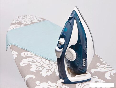 Утюг Gorenje SIH2600BLC