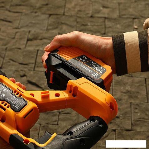 Сабельная пила Deko DKRS20 063-4359 (с 2-мя АКБ)