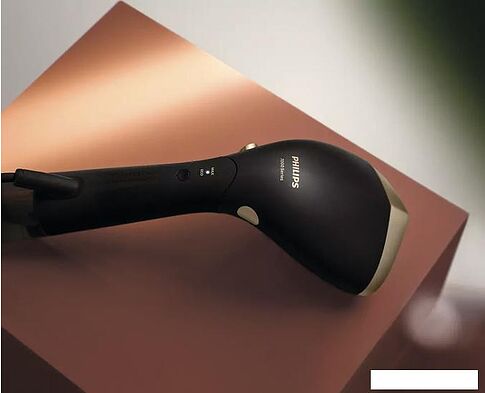 Отпариватель Philips STH7060/80