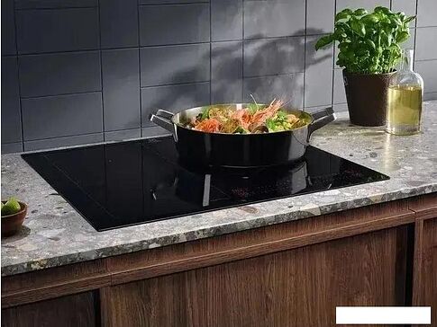 Варочная панель Electrolux EIS62453