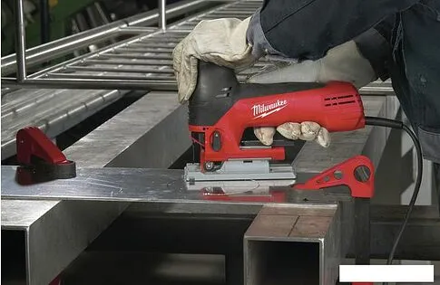 Электролобзик Milwaukee JS 120 X [4933381680]