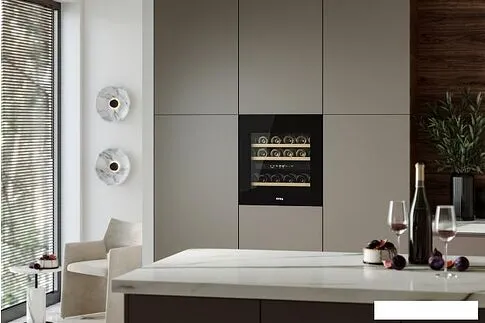 Винный шкаф Korting KFW 604 DB GN
