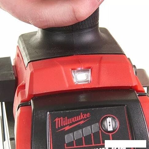 Дрель-шуруповерт Milwaukee M18 FDD2-502X 4933464267 (с 2-мя АКБ, кейс)