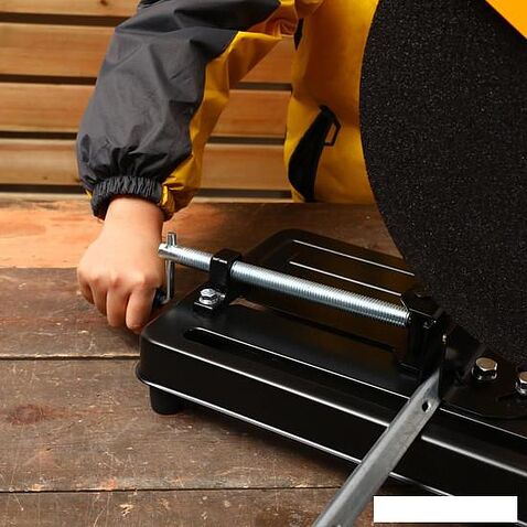 Монтажная (отрезная) пила Deko DSC-355/2400