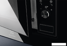 Микроволновая печь Electrolux LMS2203EMX