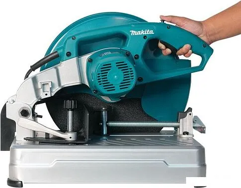 Дисковая пила Makita LW1400