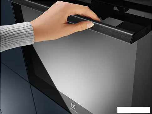 Электрический духовой шкаф Electrolux EOF3H40TH