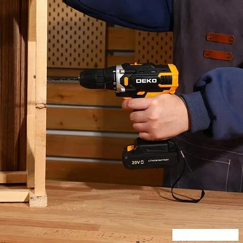 Дрель-шуруповерт Deko Banger 20V 080-1005 (с 2-мя АКБ, кейс, оснастка)