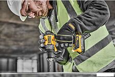 Дрель-шуруповерт DeWalt DCD800E1T (с 1-им АКБ 1.7 Ач, кейс) Дрель-шуруповерт DeWalt DCD800E1T (с 1-им АКБ 1.7 Ач, кейс)