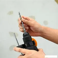 Перфоратор Deko DKH900 083-1044 (кейс)