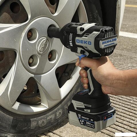 Гайковерт Deko ZKIS20 Pro Max 083-1088 (с 2-мя АКБ, кейс)