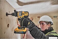 Ударная дрель-шуруповерт DeWalt DCD999H2T (с 2-мя АКБ 5 Ач, кейс) Ударная дрель-шуруповерт DeWalt DCD999H2T (с 2-мя АКБ 5 Ач, кейс)