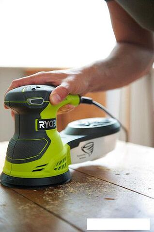 Эксцентриковая шлифмашина Ryobi ROS300A