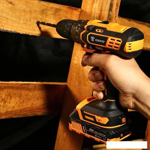 Дрель-шуруповерт Deko GCD20DU3 063-4144 (с 1-им АКБ, без кейса)