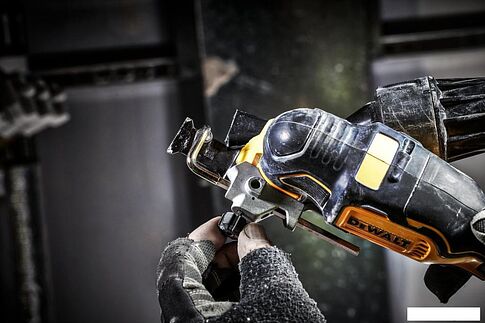 Реноватор DeWalt DCS356NT (без АКБ, кейс)