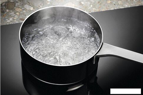 Варочная панель Electrolux Induction 300 Slim-Fit LIL61434C