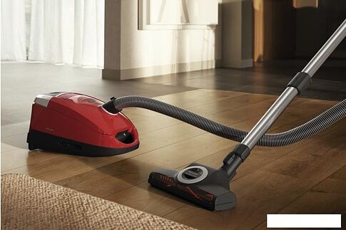 Пылесос Miele Compact C2 Cat & Dog SDBF5 (красный)