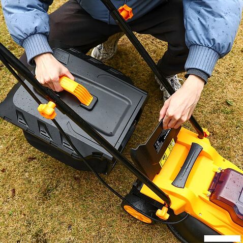 Газонокосилка Deko DKLM20V 083-2019 (с 2-мя АКБ)