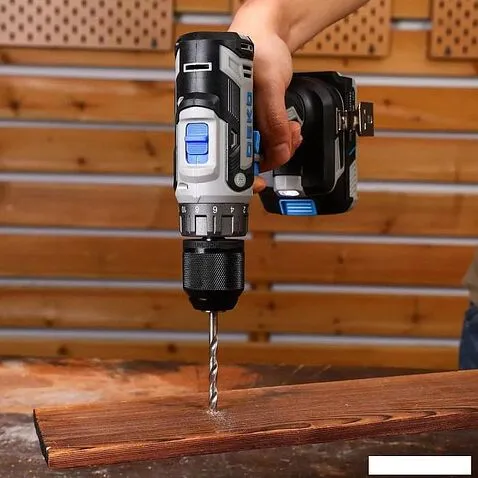 Дрель-шуруповерт Deko Loner 20V 085-1005 (с 2-мя АКБ)