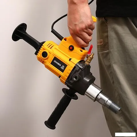 Безударная дрель Deko DDM-1800 084-1057