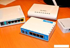 Беспроводной маршрутизатор Mikrotik hAP lite (RB941-2nD) Беспроводной маршрутизатор Mikrotik hAP lite (RB941-2nD)