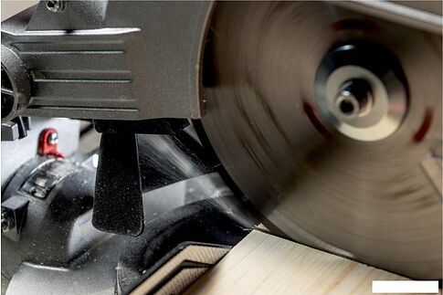 Торцовочная пила Metabo KS 216 M Set 610216900