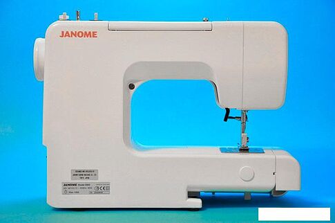Швейная машина Janome 5500