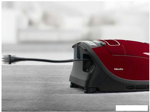 Пылесос Miele Complete C3 Active SGDF3 (красный)
