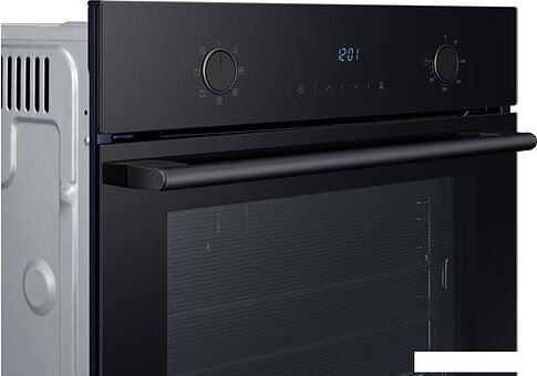 Электрический духовой шкаф Samsung NV68A1145CK