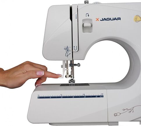 Электромеханическая швейная машина Jaguar FS 8400