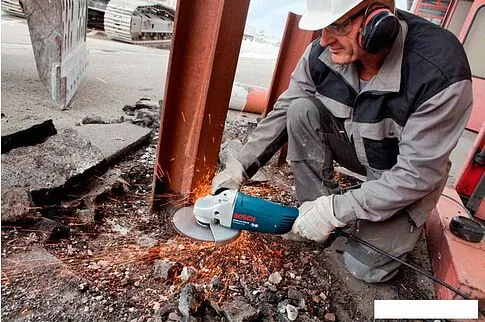 Угловая шлифмашина Bosch GWS 24-180 H Professional [0601883103]