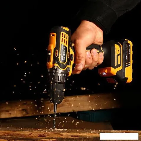 Дрель-шуруповерт Deko GCD20DU3 063-4144 (с 1-им АКБ, без кейса)