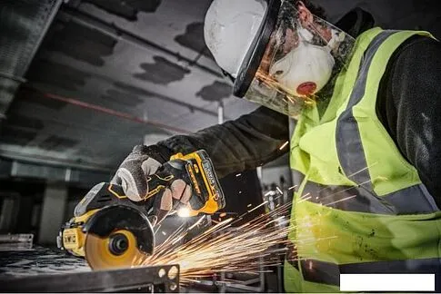 Монтажная (отрезная) пила DeWalt DCS438N (без АКБ)