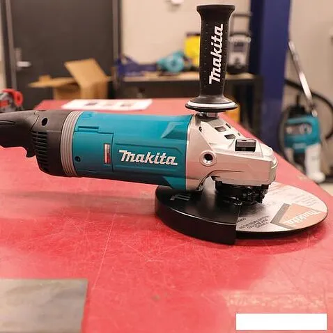 Угловая шлифмашина Makita GA9080FX1