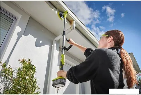 Щеточная машина для террас Ryobi R18TPS (без АКБ)