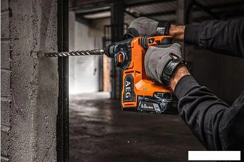 Перфоратор AEG Powertools BBH18BL2-502C 4935492343 (с 2-мя АКБ, кейс)