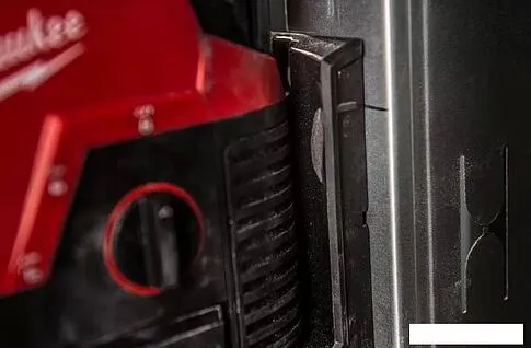 Лазерный нивелир Milwaukee M12 CLLP-301C 4933478100 (с 1-им АКБ)